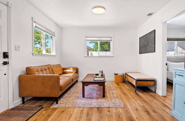 Downtown Paso 2BR/2BA Walk Everywhere