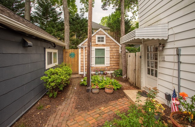 Downtown Rehoboth Beach Efficiency Quick Walk to Beach & Downtown