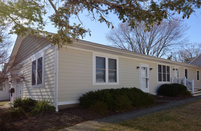 Downtown Rehoboth Beach Pet Friendly 3BR Home w/Outdoor Shower