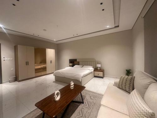 Downtown suite 7 Mins Drive to Al Masjid Nabwi