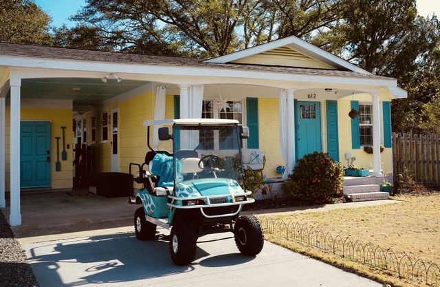 Downtown Sunshine Cottage & GolfCart