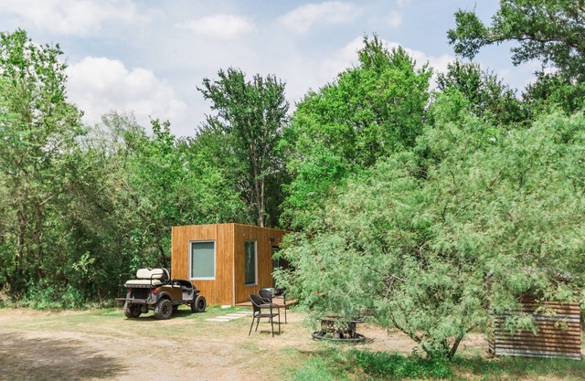 Dragonfly Cabin at Wahwahtaysee Resort on the San Marcos River
