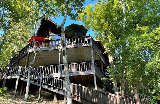 Dragonfly Cove For Family, Friends, and Fun on the Lake!