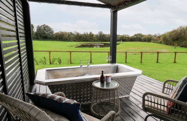 Dragonfly Shepherd's Hut