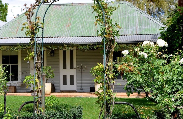 Drayshed Cottage -Romantic Country Getaway
