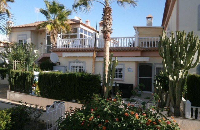 Dream apartment with a beautiful terrace, wifi, pool, safe in green area plant