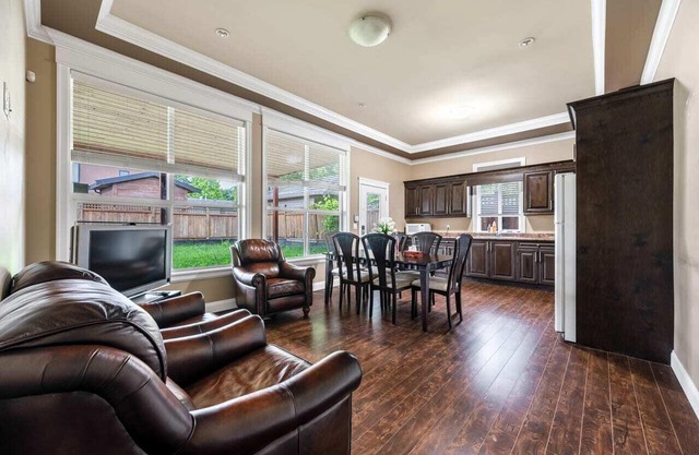 Dream home 2 A suite , a kitchen , own entrance