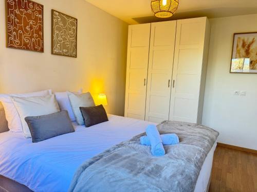 Dream Life in Paris by Dream Apartments