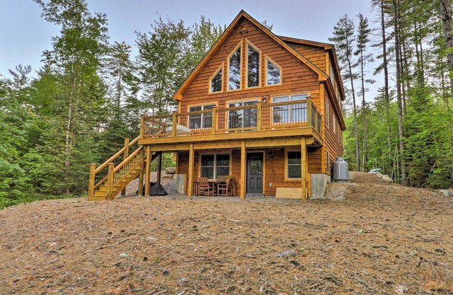 Dream Log Cabin in Bethel with Private Deck!