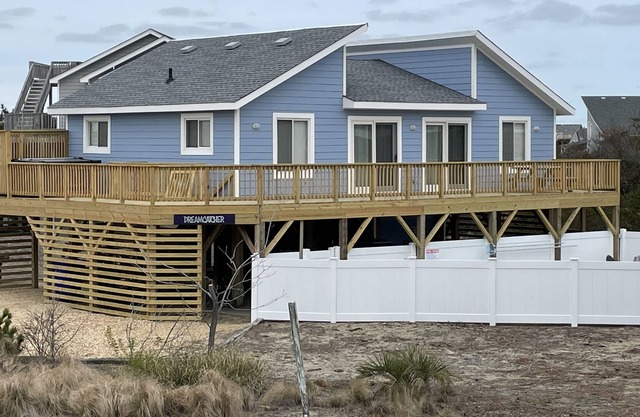 Dreamcatcher in Duck*Pool*Hot Tub*Beach Block