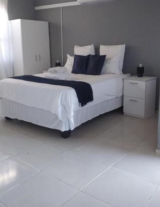 Dreamland Self Catering and Backpackers CC