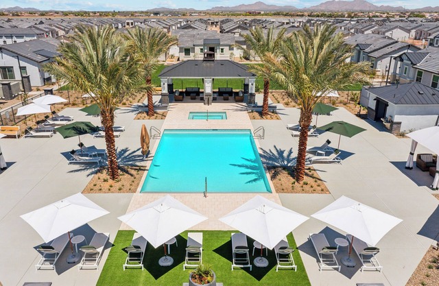 Dreamlight Modern Home with Pool and BBQ