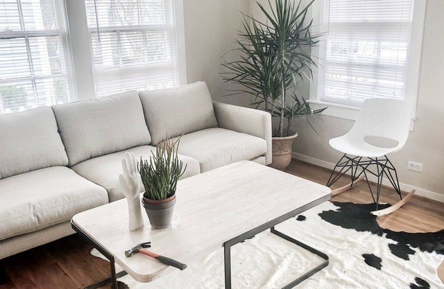 Driem House | Chic Uptown bungalow with yard