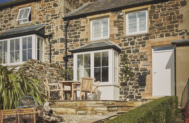 Driftwood - a pet friendly that sleeps 4 guests in 2 bedrooms