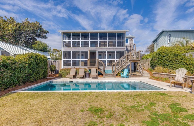 Drip Dry Down: Charming Oceanfront 2BR Duplex with Heated Pool!