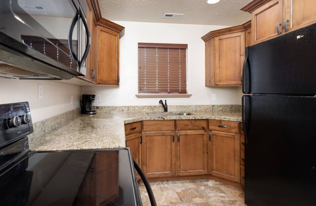 Duchesne Suites - Resort Style Town Home Suite
