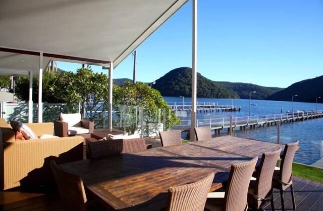 Ducky House Waterfront with Private Jetty