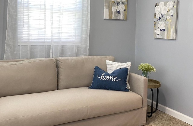 Duncan Home Cozy & Updated: 10 mins to Downtown