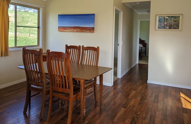 Dunolly Cabin Ebor