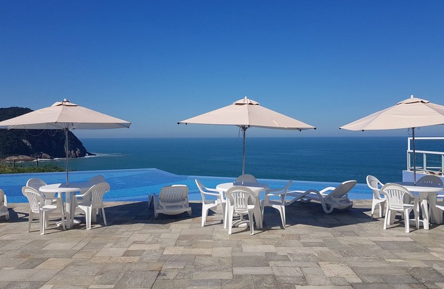 Duplex apartment with incredible sea views in a gated community in Guarujá.