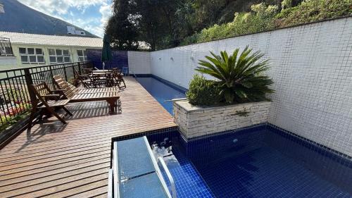 Duplex com garagem em Itaipava