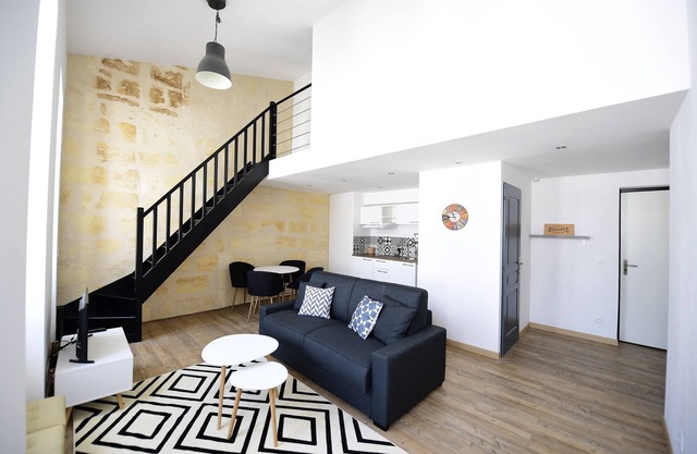 ★ DUPLEX ★ COZY ★ PARKING (optional) ★ SWEETHOMEBORDEAUX