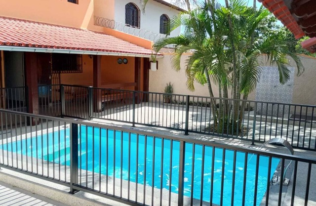Duplex house with pool, pool and barbecue Santa Monica Beach Guarapari