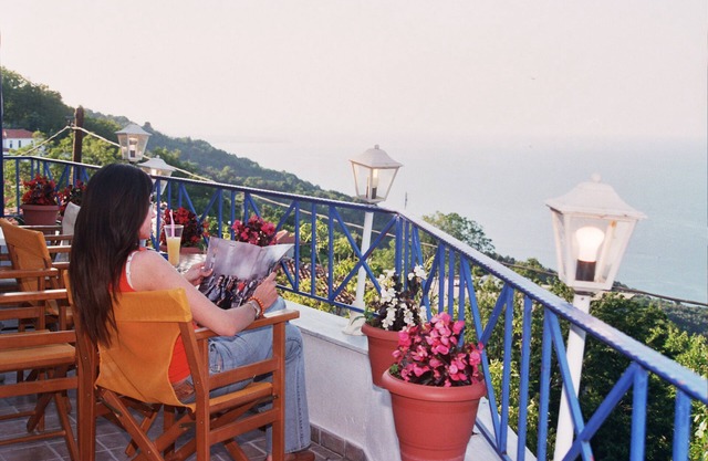 Duplex Luxury sea view apartment for 6, 3 klm from the sea and thermalism