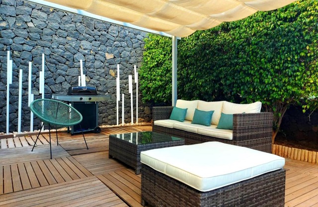 Duplex with sea views, garden and terrace