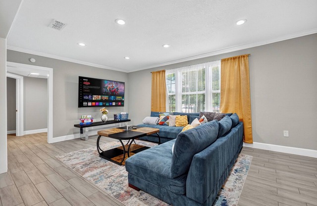 Duval Den/3BR & Backyard/15 Mins to Downtown JAX