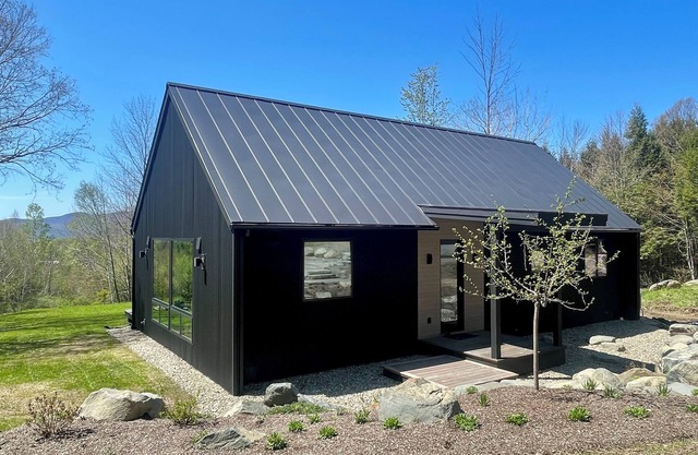 Dwell Retreat with Sauna between Stowe and Waterbury