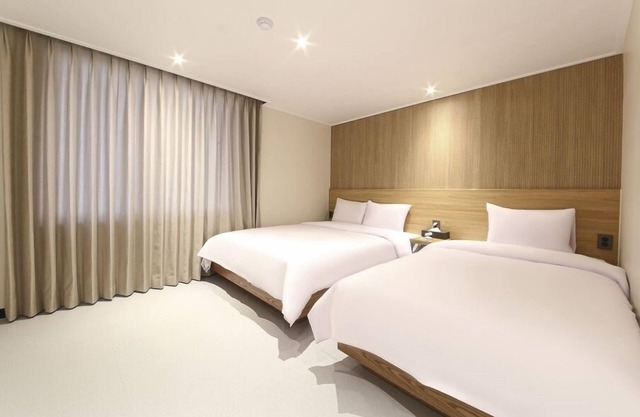 E.BON HOTEL