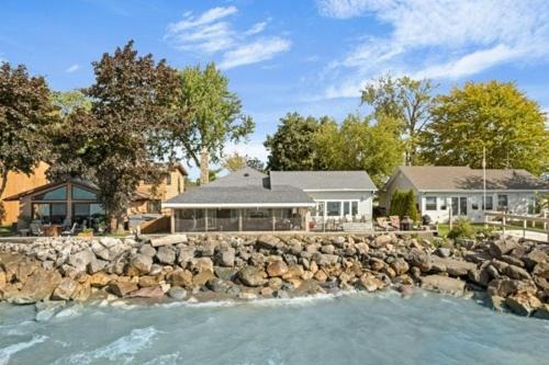 E&S Lake House Retreate&S Lake House Retreat