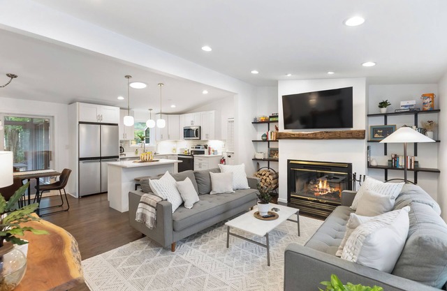 Evergreen Bungalow – Modern Retreat w/Hot Tub, Fire Pit, EV Charger