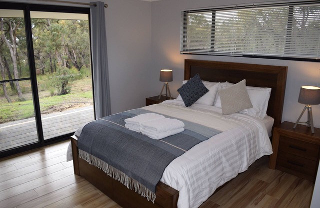 Eagle Bay House - Summer Room