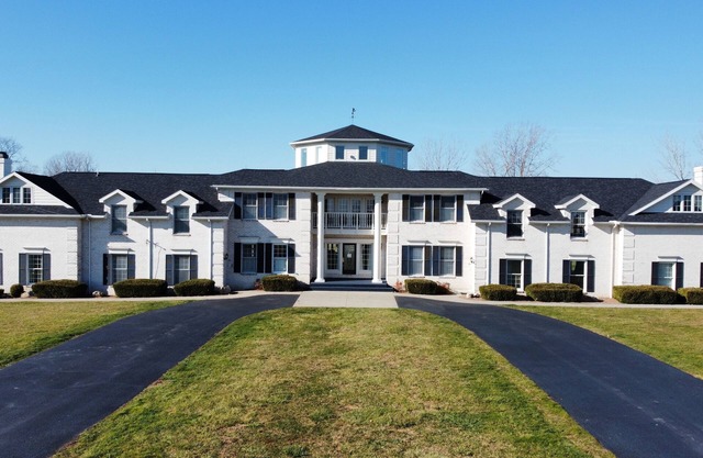Eagle Isle South Wing on the Sandusky River w/short drive to Cedar Point