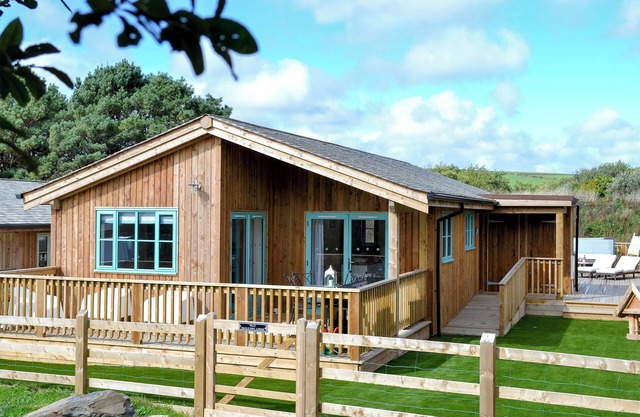 Eagle Owl Lodge-UKC3770