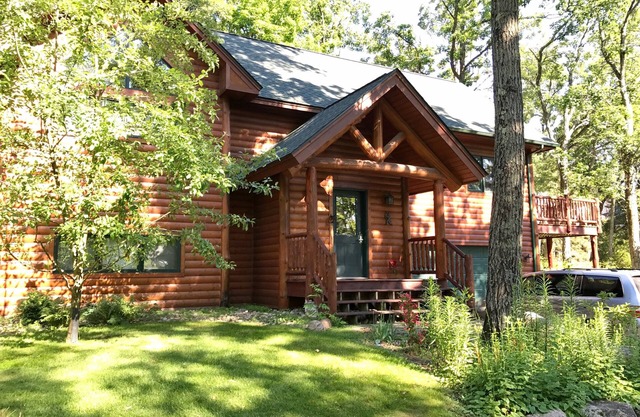 Eagle Pines: Rare, Beautiful North Shore of Gull Lake