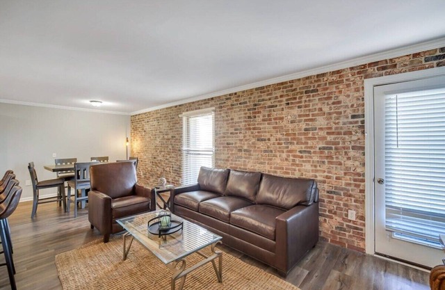 Eagle's Nest - Spacious Loft Downtown - Near GSU!