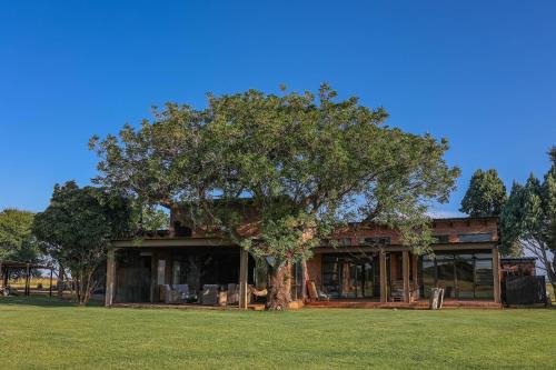 Eagle's Wings Game Farmhouse