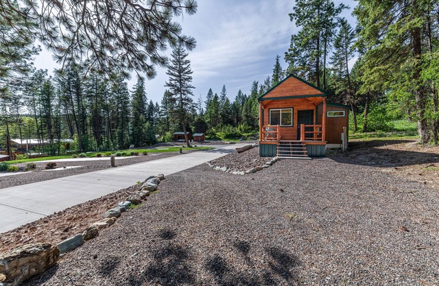 Eagles Nest-Charming One Bedroom Lake Views