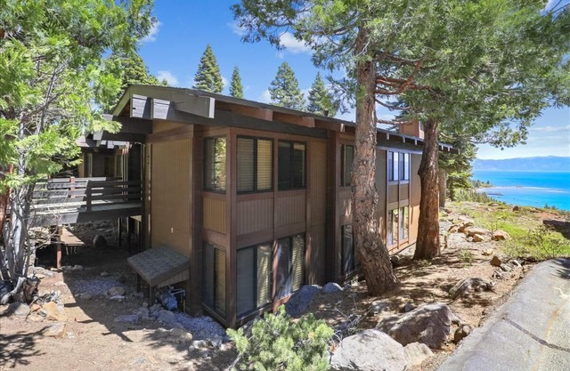 Eagles Nest Lakeview Condo #28