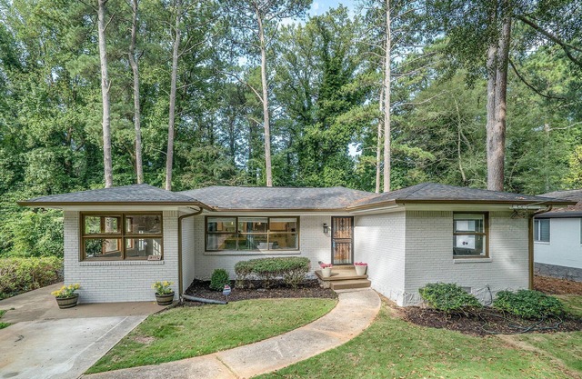 East Atlanta Luxury Living on minutes fr downtown