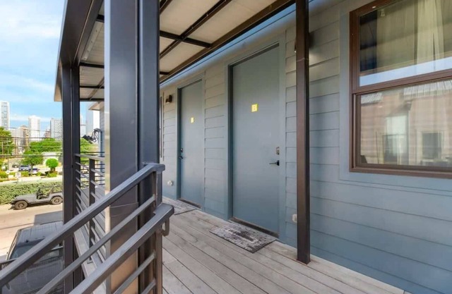 East Austin Condo - 2 Bedrooms|Free Parking