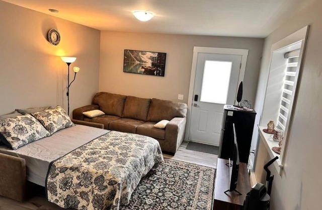 East Coast Cozy by Wastis. 1 bedroom/attached bathroom with all the ameneties.