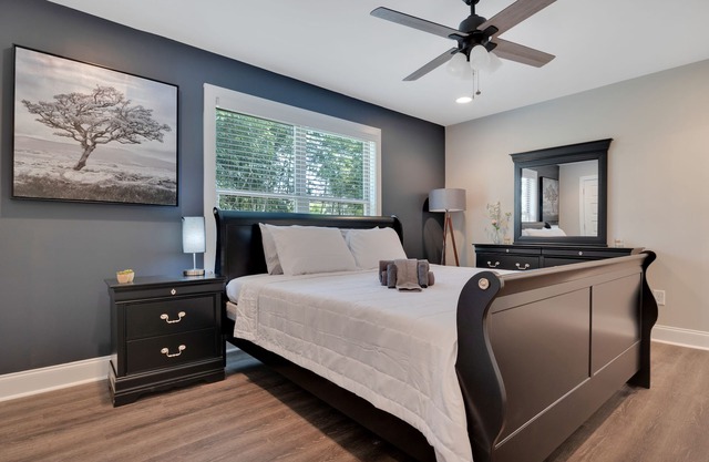 East Cobb Retreat + Parking & Front Porch