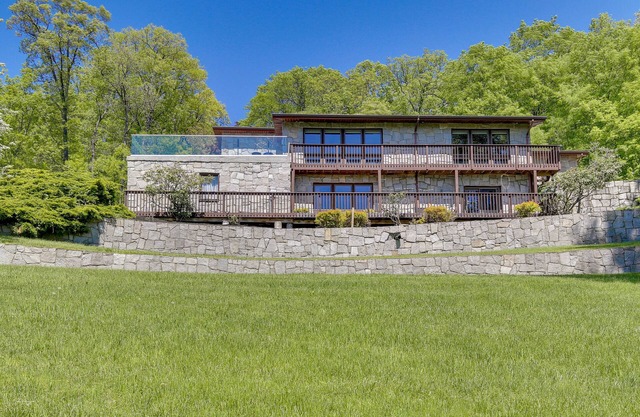 East Fishkill Escape, Close to Red Wing Park!