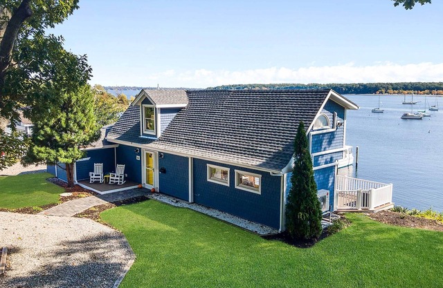 East Greenwich Waterfront Gem: Renovated w/ Kayaks