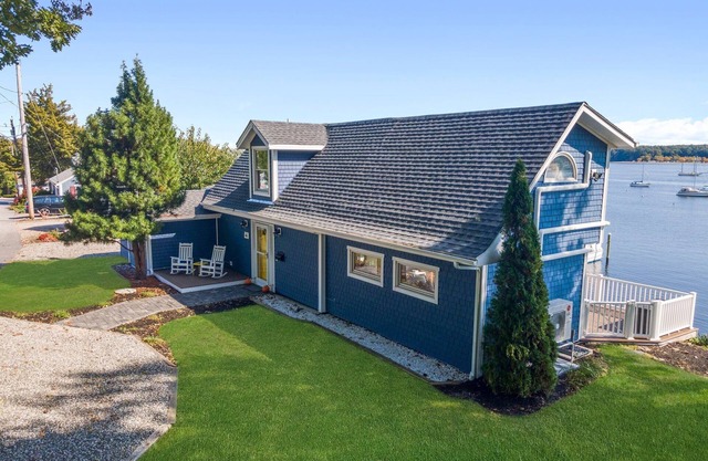 East Greenwich Waterfront Gem