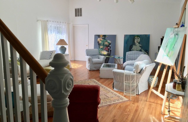 East Hampton artist retreat, short walk to Town, shopping and restaurants.